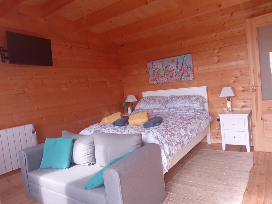 Ceaser'S Cabin Is A Cosy 1 Bedroom Cabin Lahinch Exterior photo